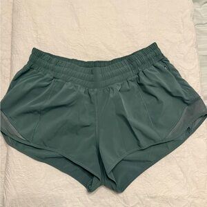 Lululemon Hotty Hot 2.5 Short
